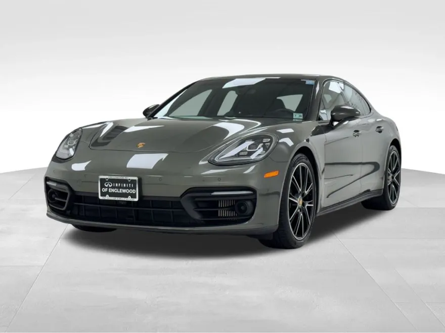 2023 Porsche Panamera 4 Platinum photo 3