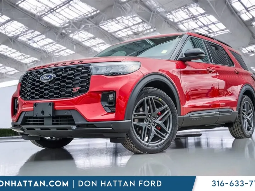 2025 Ford Explorer ST photo 1