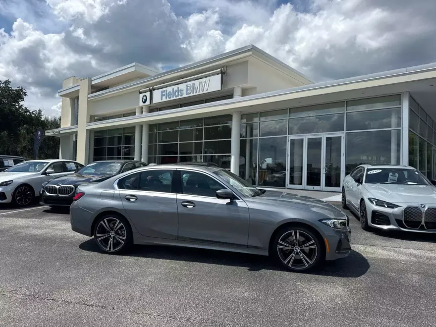 2024 Bmw 330i photo 1