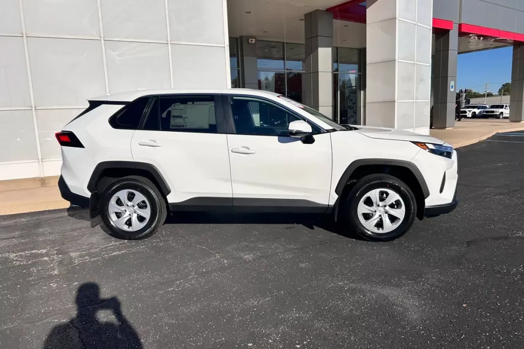 2025 Toyota RAV4 LE photo 1