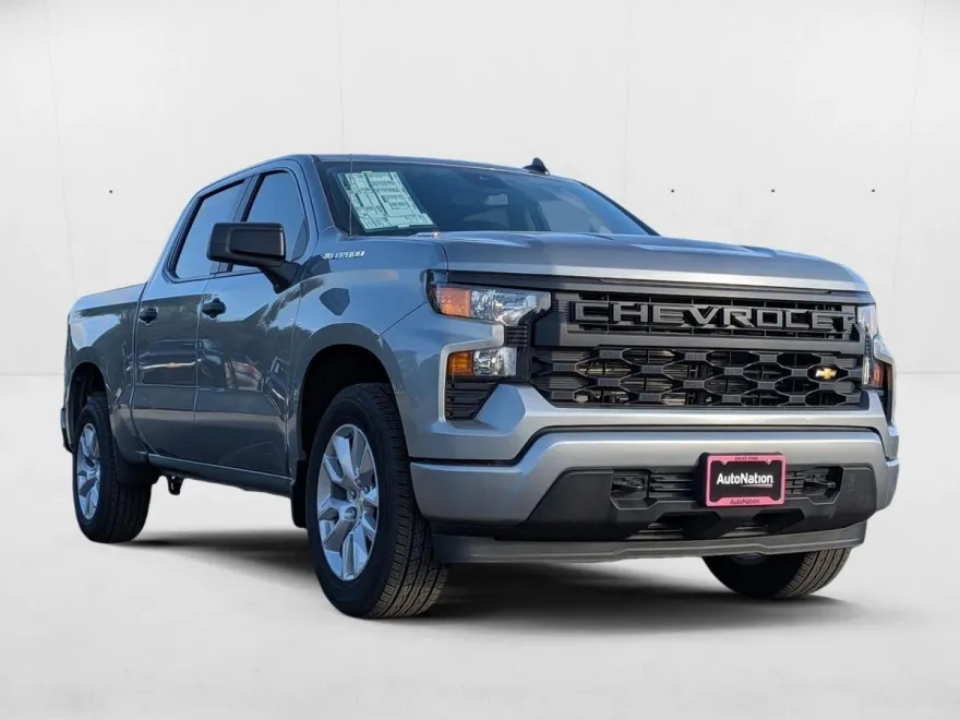 2026 Chevrolet Silverado 1500 Custom photo 1