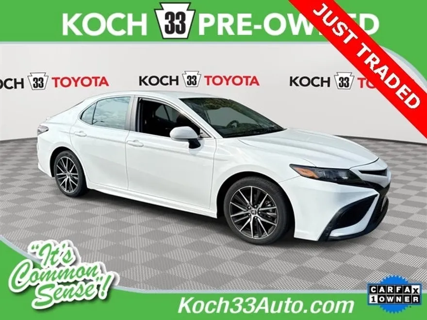 2023 Toyota Camry SE photo 1