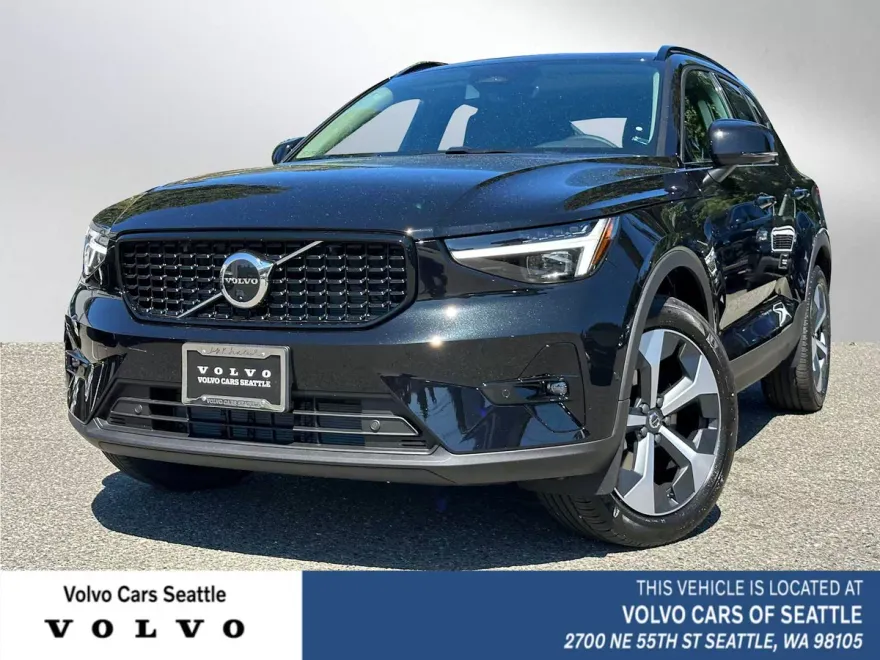2025 Volvo XC40 Plus photo 1