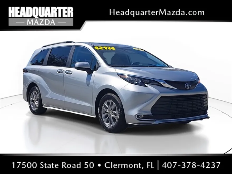 2024 Toyota Sienna XLE photo 1