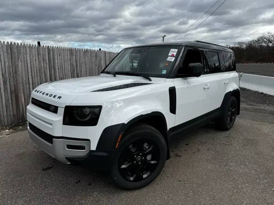 2025 Land Rover Defender S photo 1