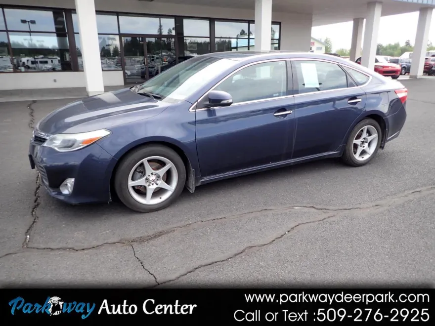 2015 Toyota Avalon Limited photo 1