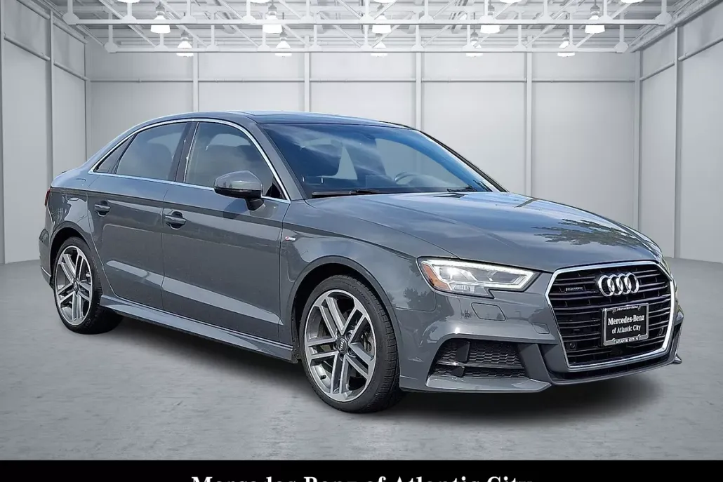 2018 Audi A3 2.0T Premium photo 1