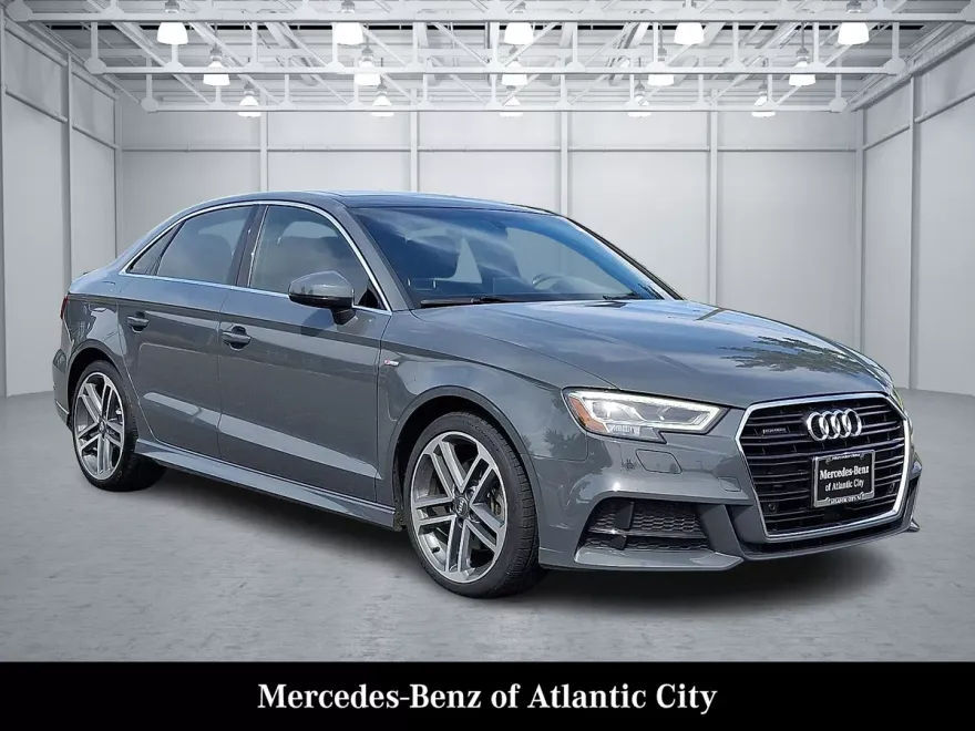 2018 Audi A3 2.0T Premium photo 1