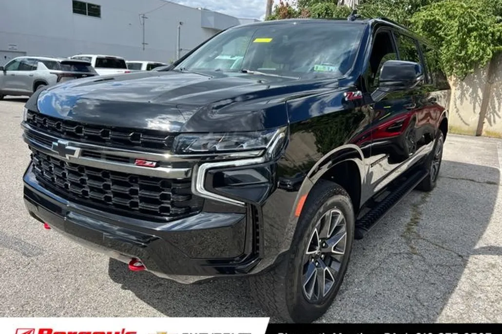 2022 Chevrolet Suburban Z71 photo 1