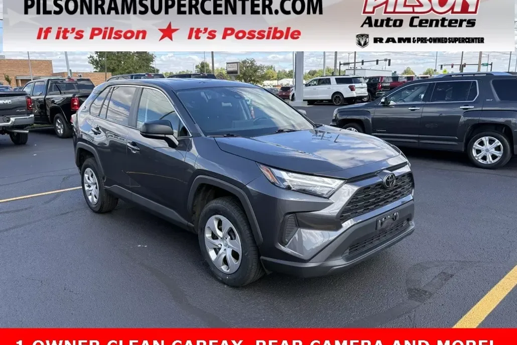 2024 Toyota RAV4 LE photo 1