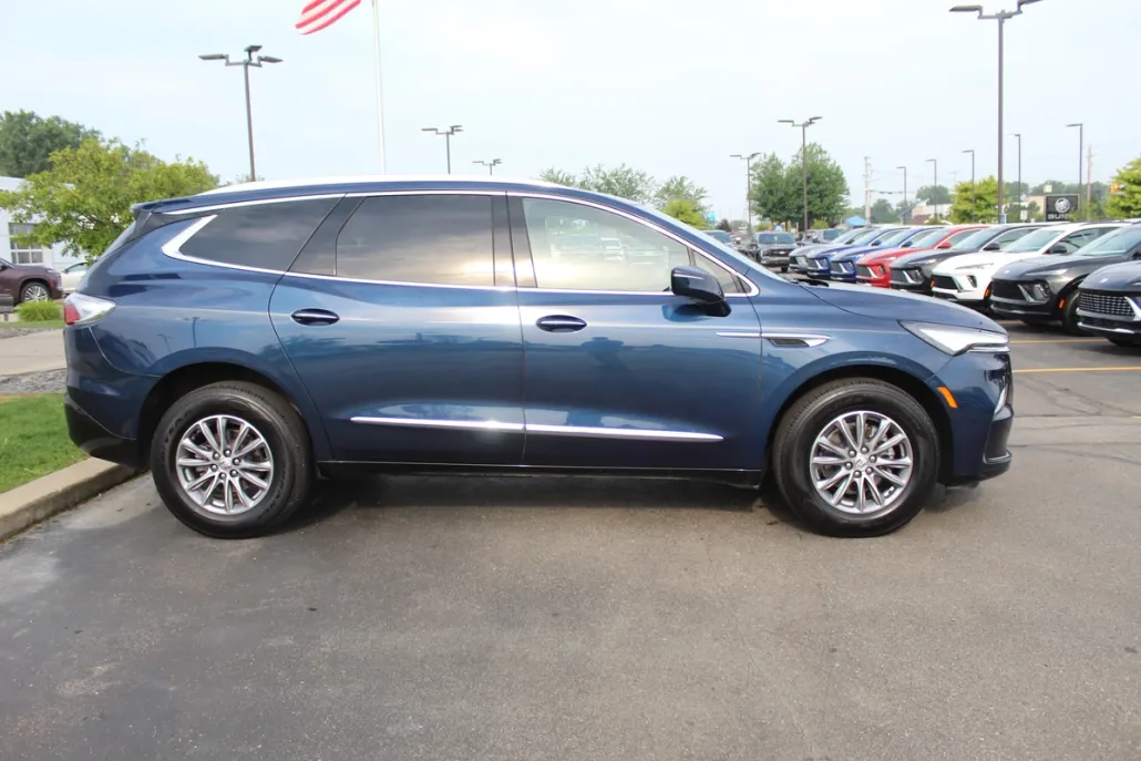 2023 Buick Enclave Premium photo 1