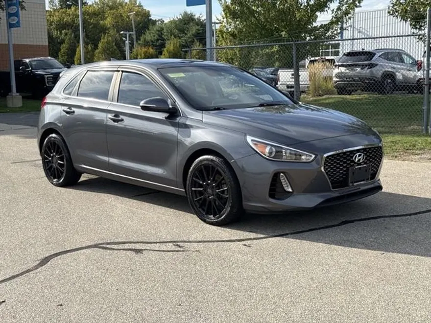 2019 Hyundai Elantra GT Base photo 1