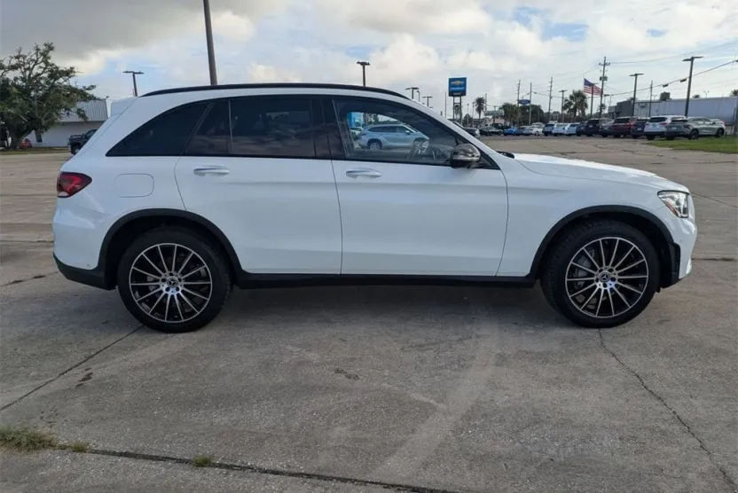 2021 Mercedes Benz GLC 300 photo 1