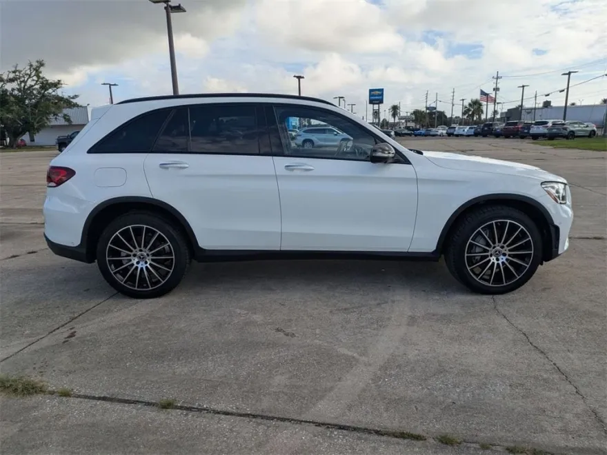 2021 Mercedes Benz GLC 300 photo 1