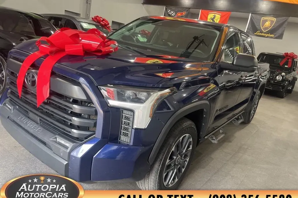 2022 Toyota Tundra SR5 photo 1