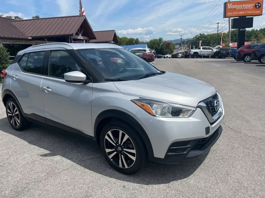 2019 Nissan Kicks SV photo 1