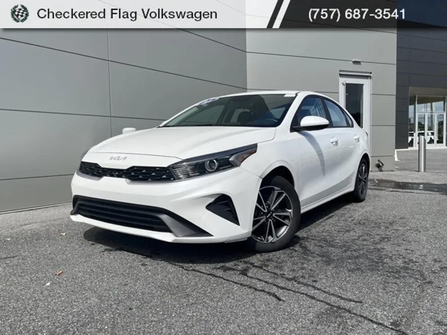 2022 Kia Forte LXS photo 1