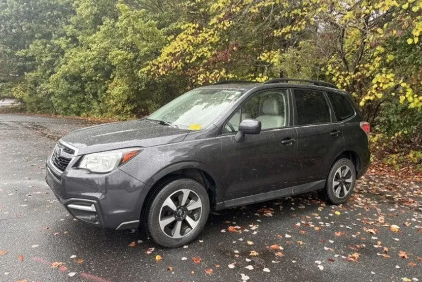 2018 Subaru Forester Premium photo 1
