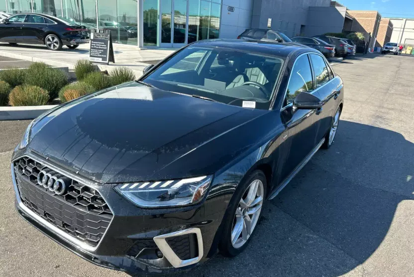 2024 Audi A4 S line Premium Plus 45 TFSI Quattro photo 1