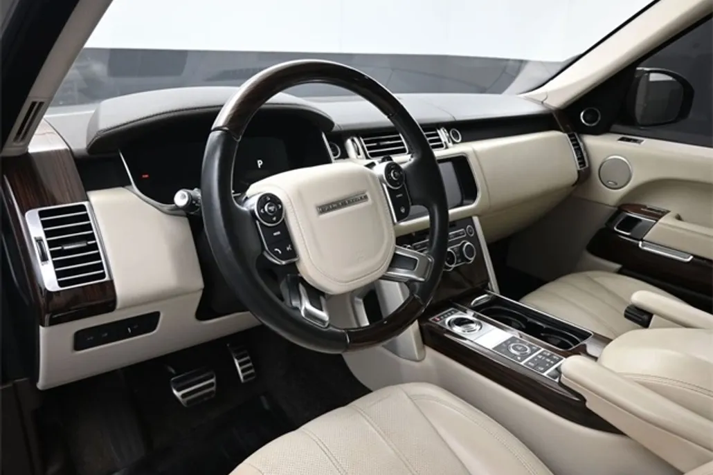 2017 Land Rover Range Rover SuperCharged photo 1