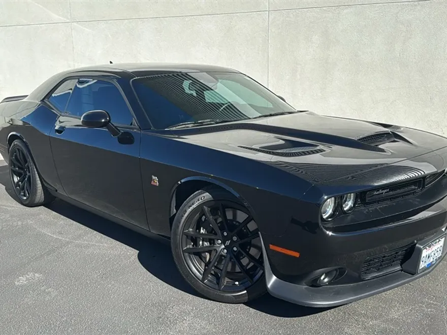 2022 Dodge Challenger R/T Scat Pack photo 1