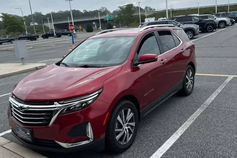 2022 Chevrolet Equinox Premier photo 1