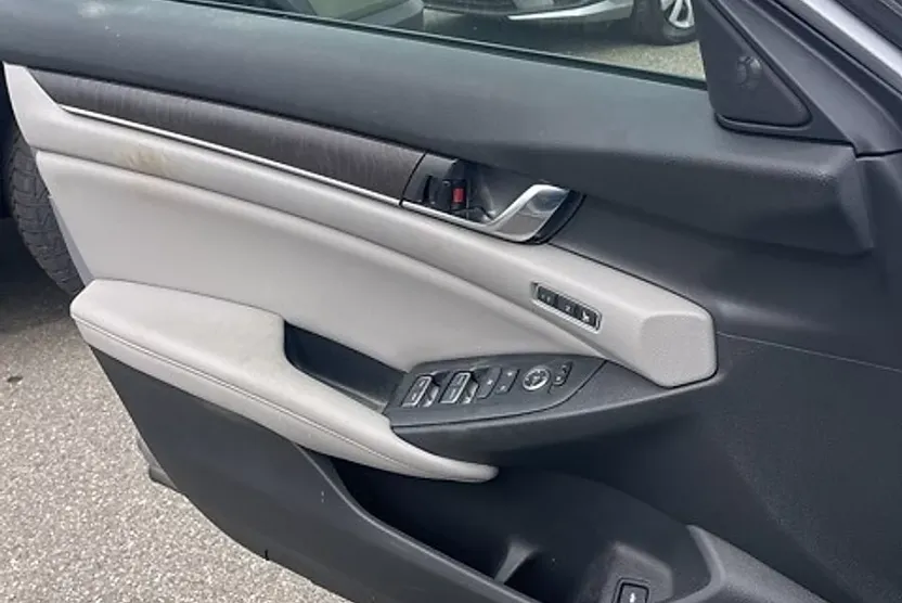 2019 Honda Accord EX-L photo 1