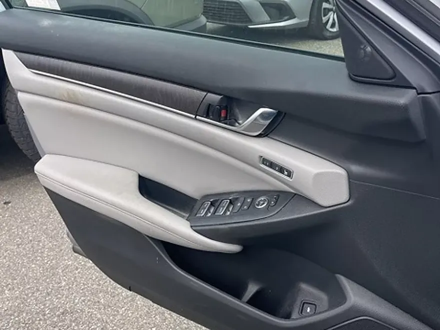 2019 Honda Accord EX-L photo 1
