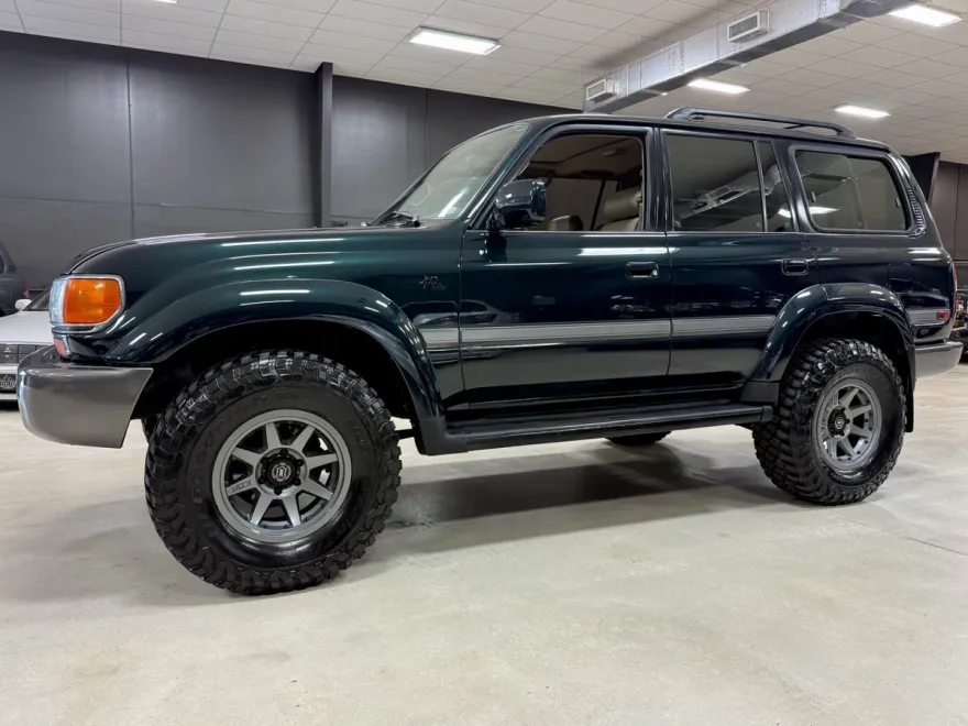 1997 Toyota Land Cruiser Limited photo 1