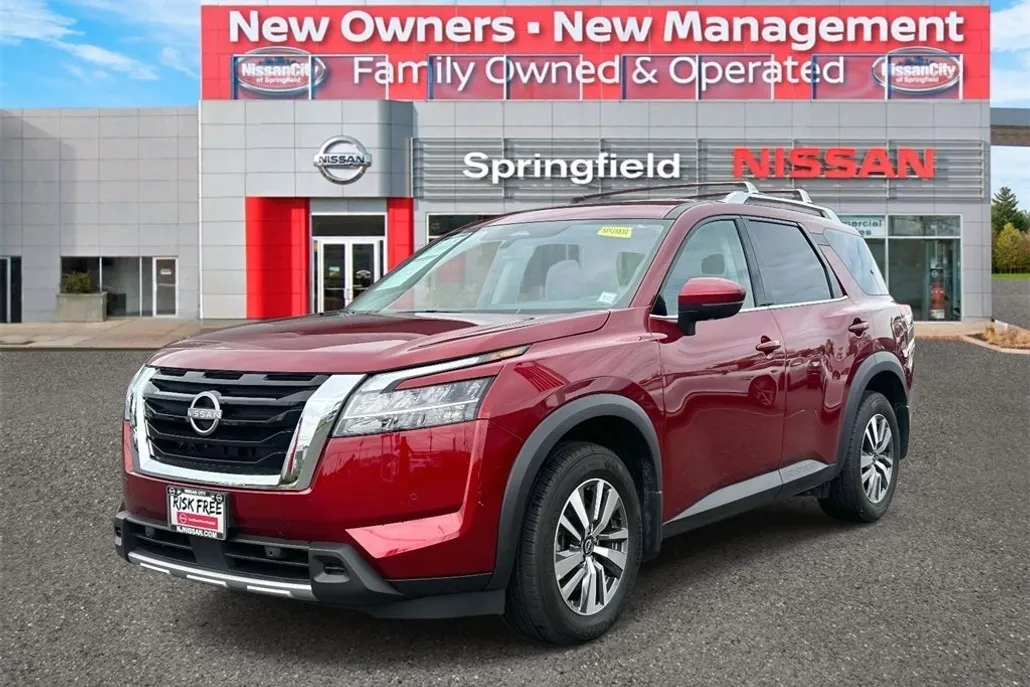 2024 Nissan Pathfinder SL photo 1