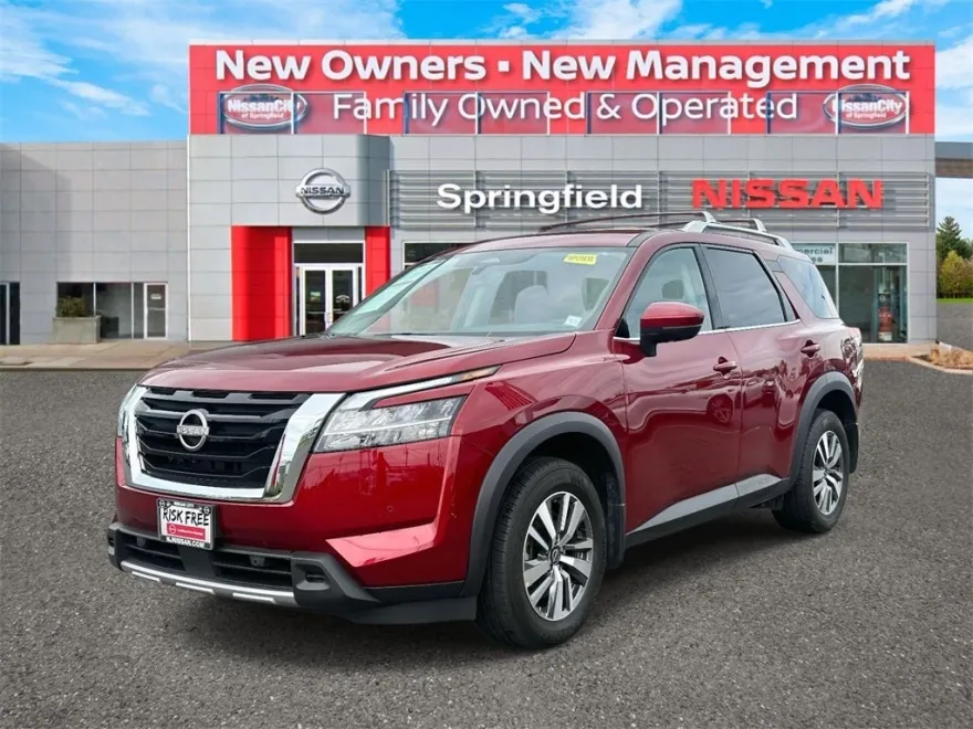 2024 Nissan Pathfinder SL photo 1