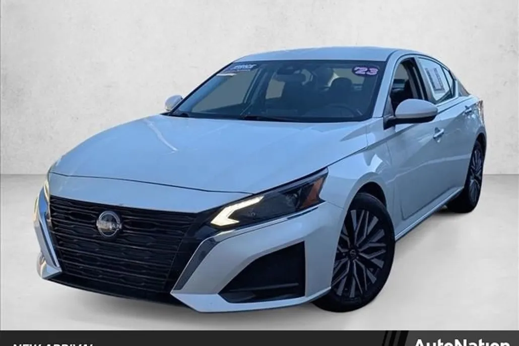 2023 Nissan Altima 2.5 SV photo 1