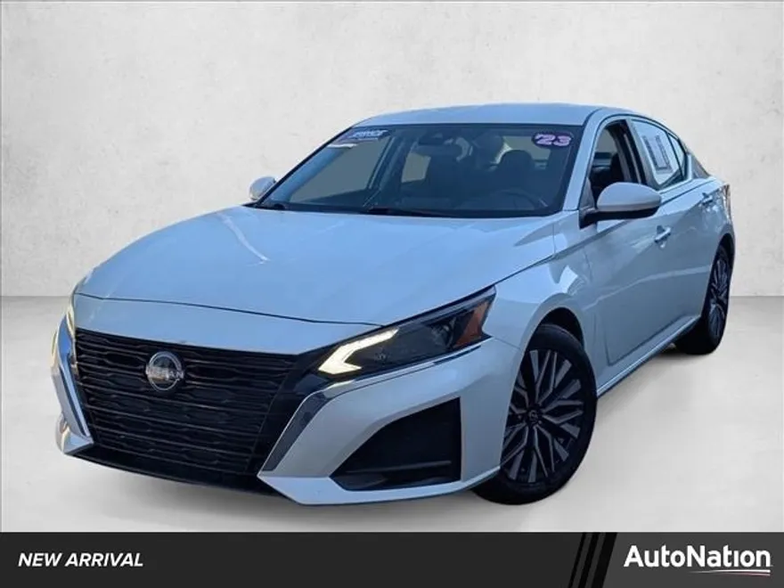 2023 Nissan Altima 2.5 SV photo 1