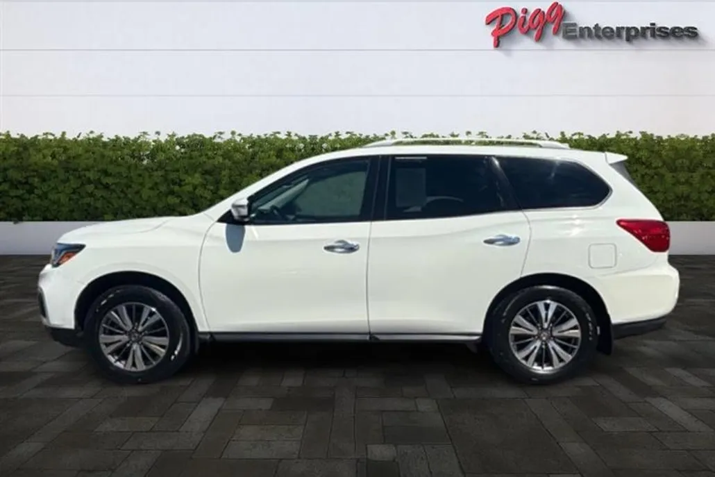 2020 Nissan Pathfinder S photo 1
