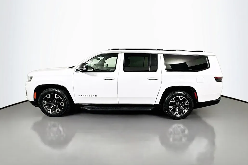 2023 Jeep Wagoneer L Series III photo 1