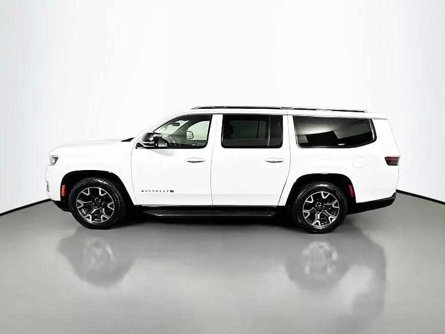 2023 Jeep Wagoneer L Series III photo 1