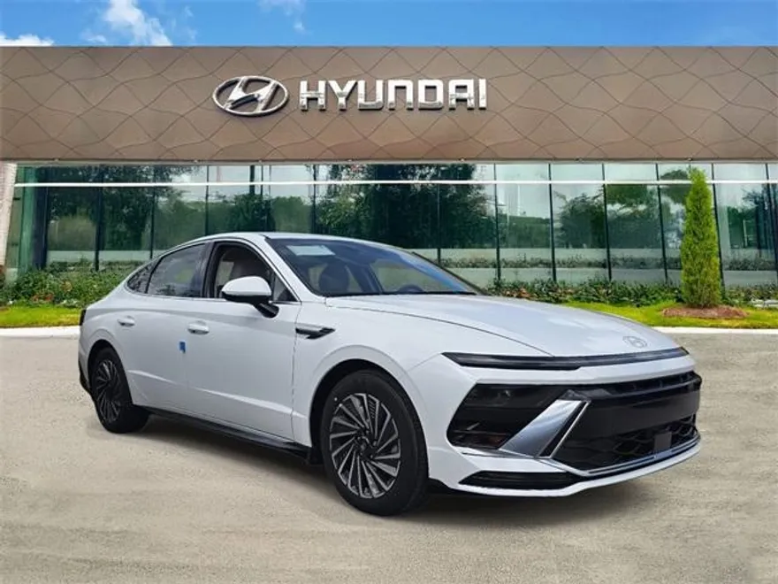 2025 Hyundai Sonata Hybrid SEL photo 1
