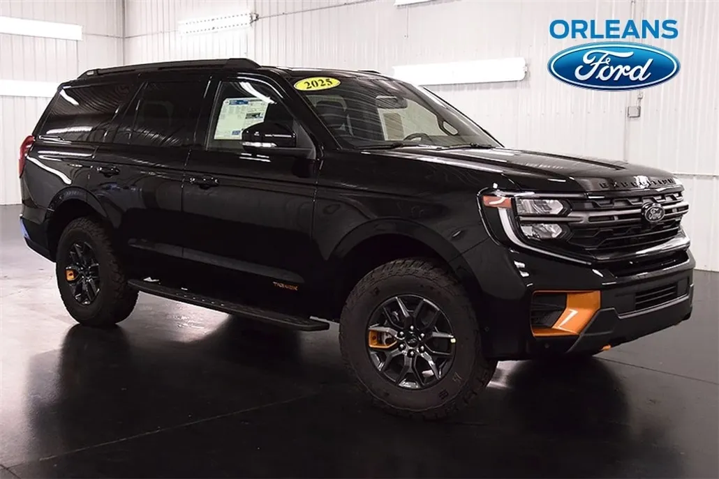 2025 Ford Expedition photo 1