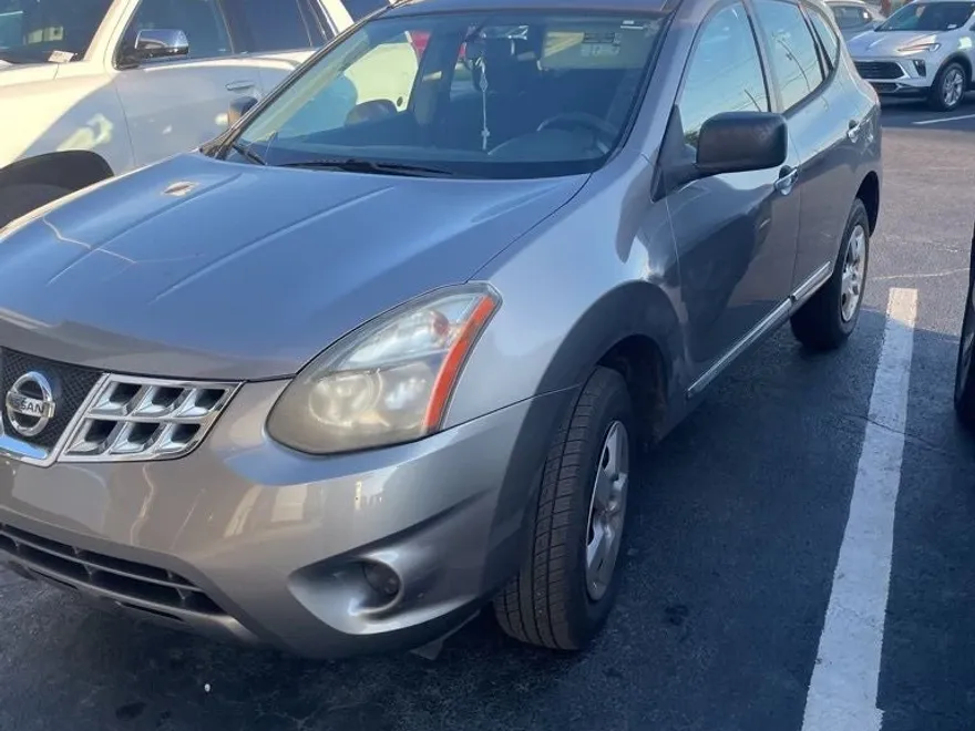 2014 Nissan Rogue Select S photo 1