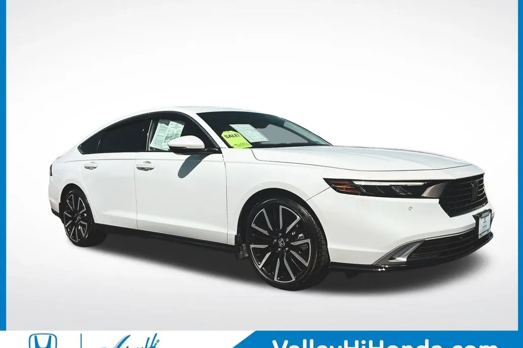 2024 Honda Accord Hybrid Touring photo 1