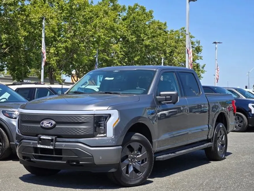 2025 Ford F-150 Lightning photo 1