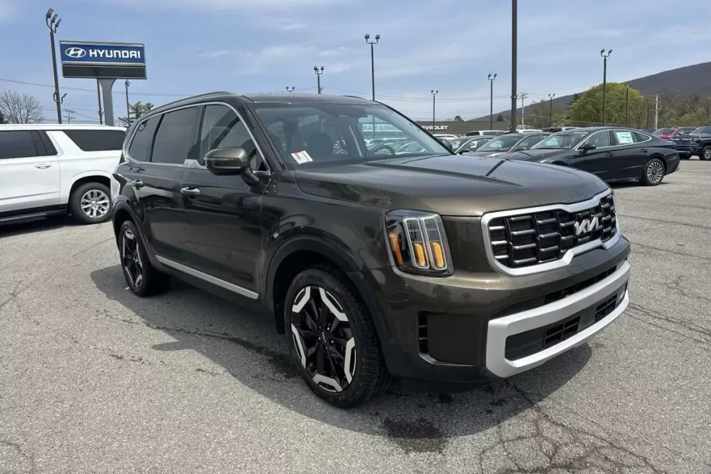 2024 Kia Telluride S photo 1