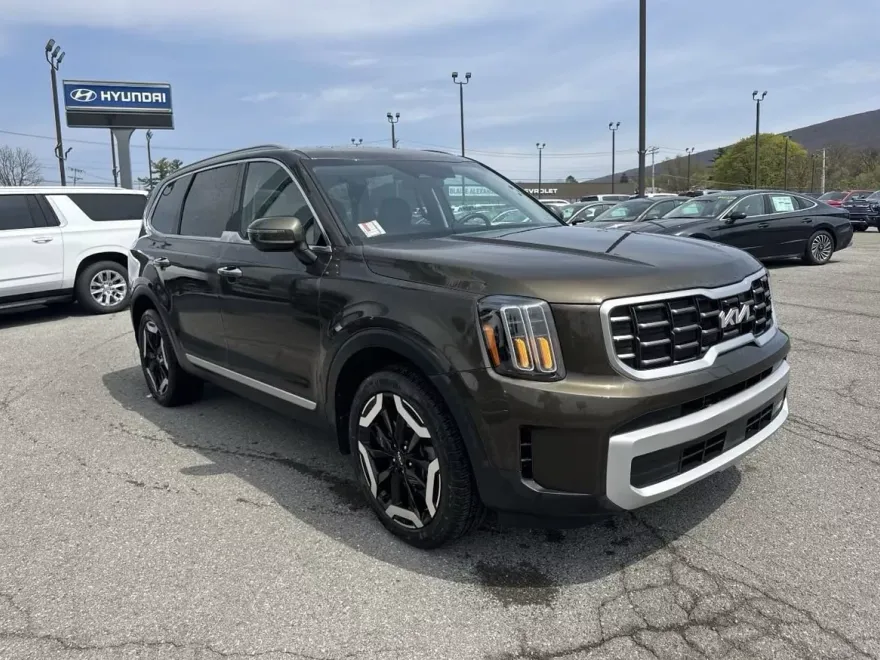 2024 Kia Telluride S photo 1