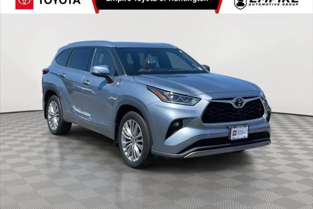 2023 Toyota Highlander Platinum photo 1