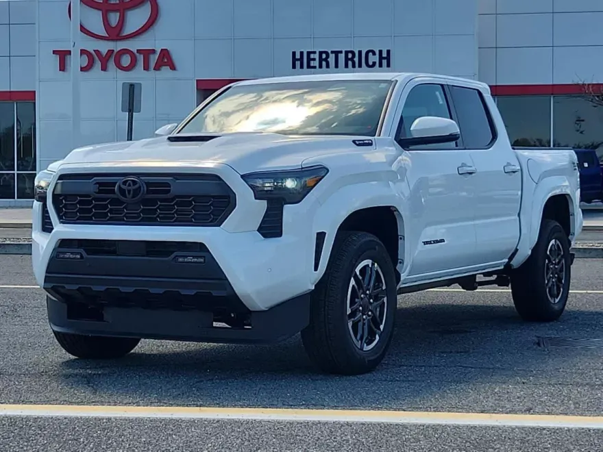 2025 Toyota Tacoma TRD Sport Double Cab photo 1
