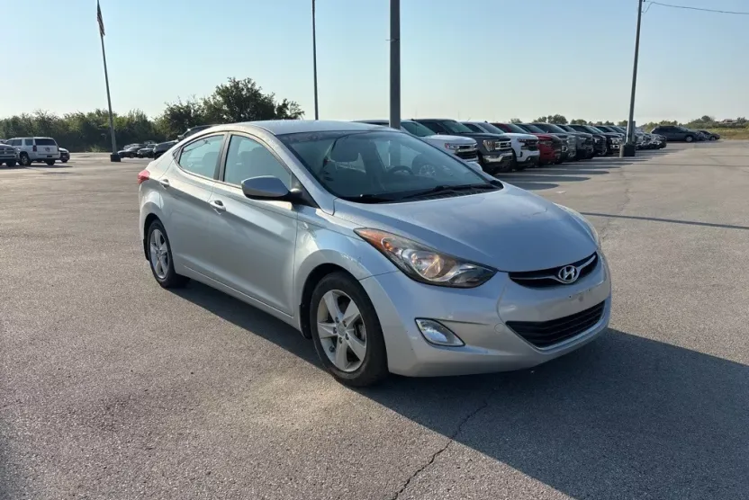 2013 Hyundai Elantra GLS photo 1