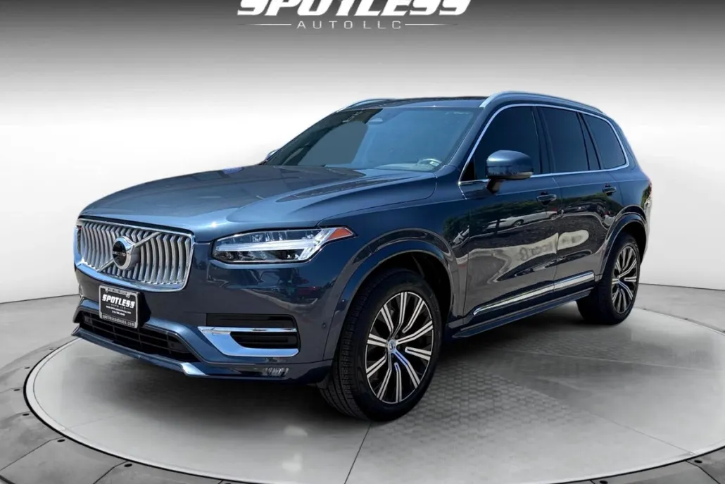 2023 Volvo XC90 Plus photo 1