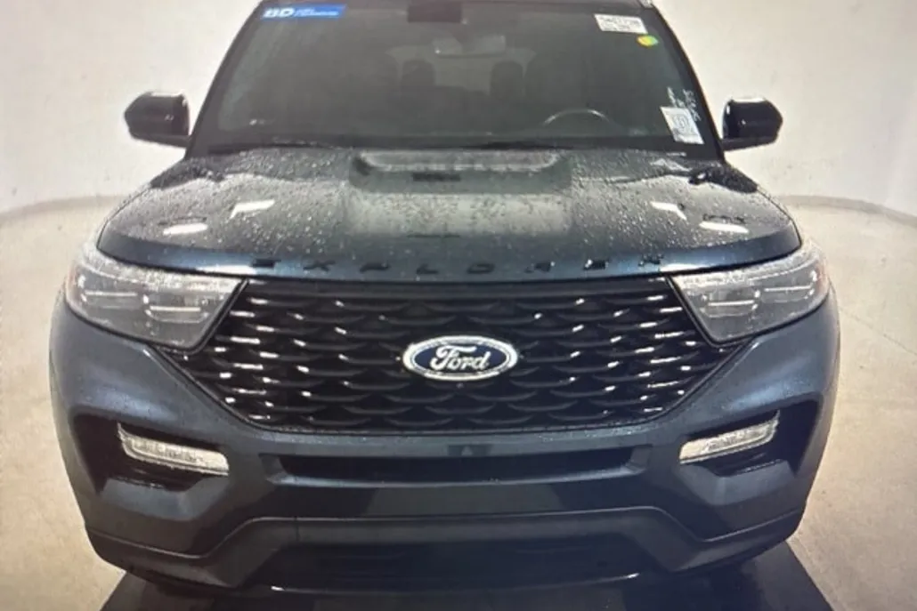 2022 Ford Explorer ST-Line photo 1