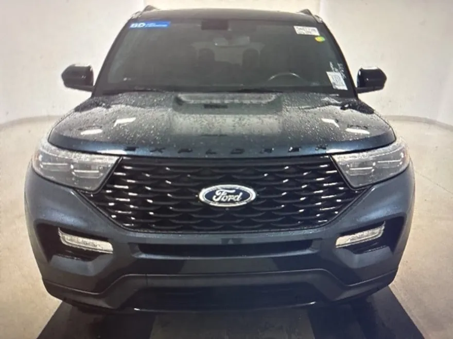 2022 Ford Explorer ST-Line photo 1