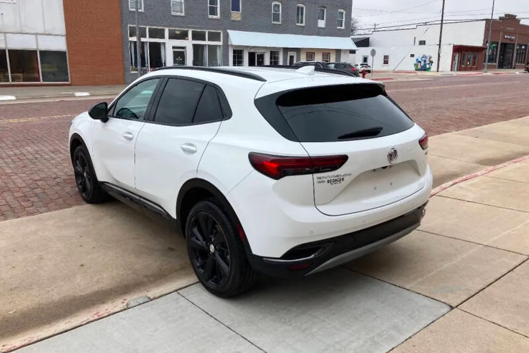 2021 Buick Envision Essence photo 1